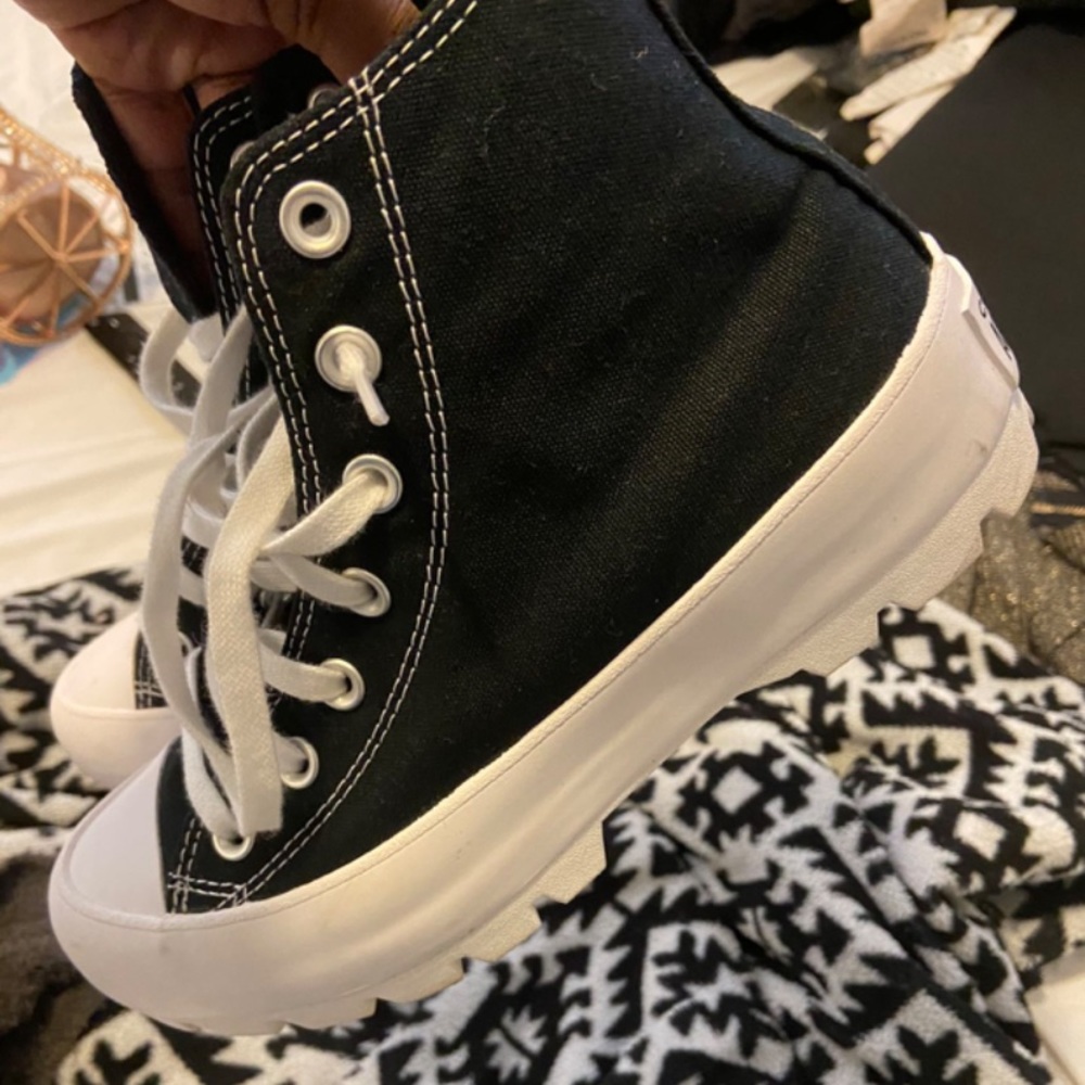 Chuck Taylor’s Size 7